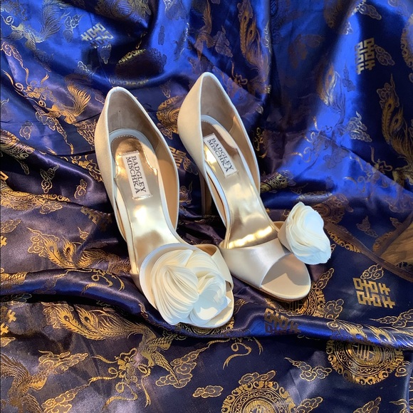 White Badgley Mischka Heels - Picture 6 of 7